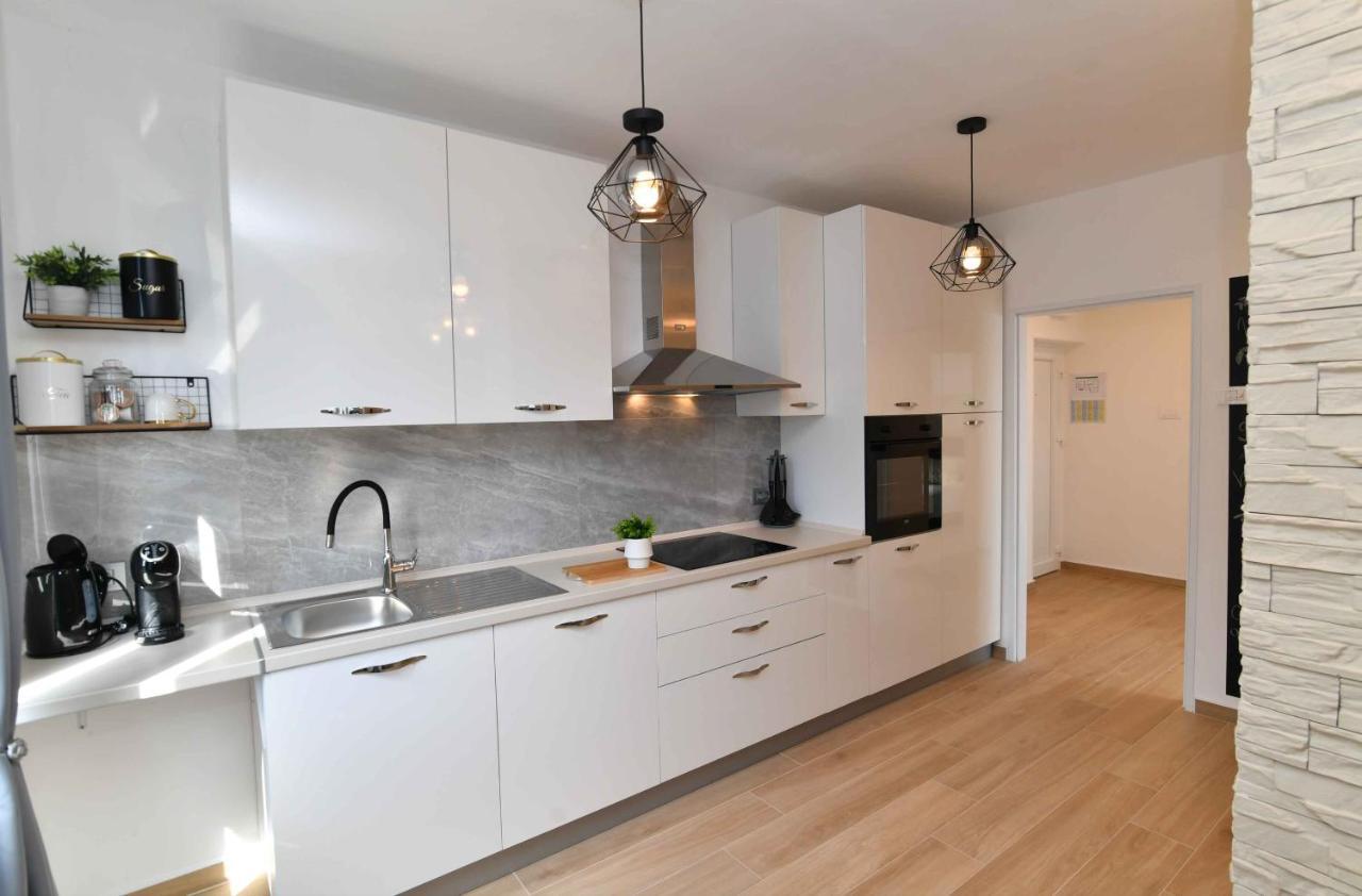 Leona Apartmán *