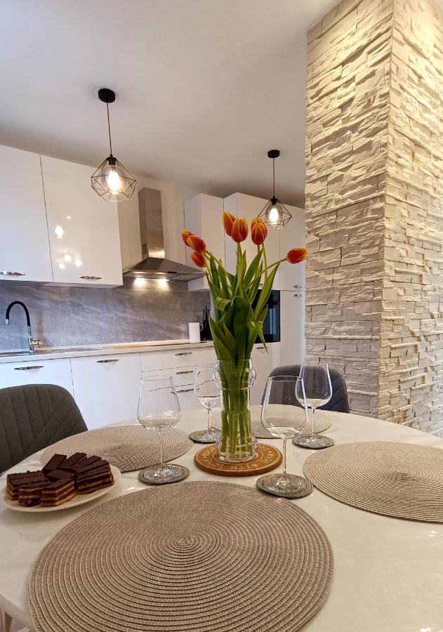 Leona Apartman